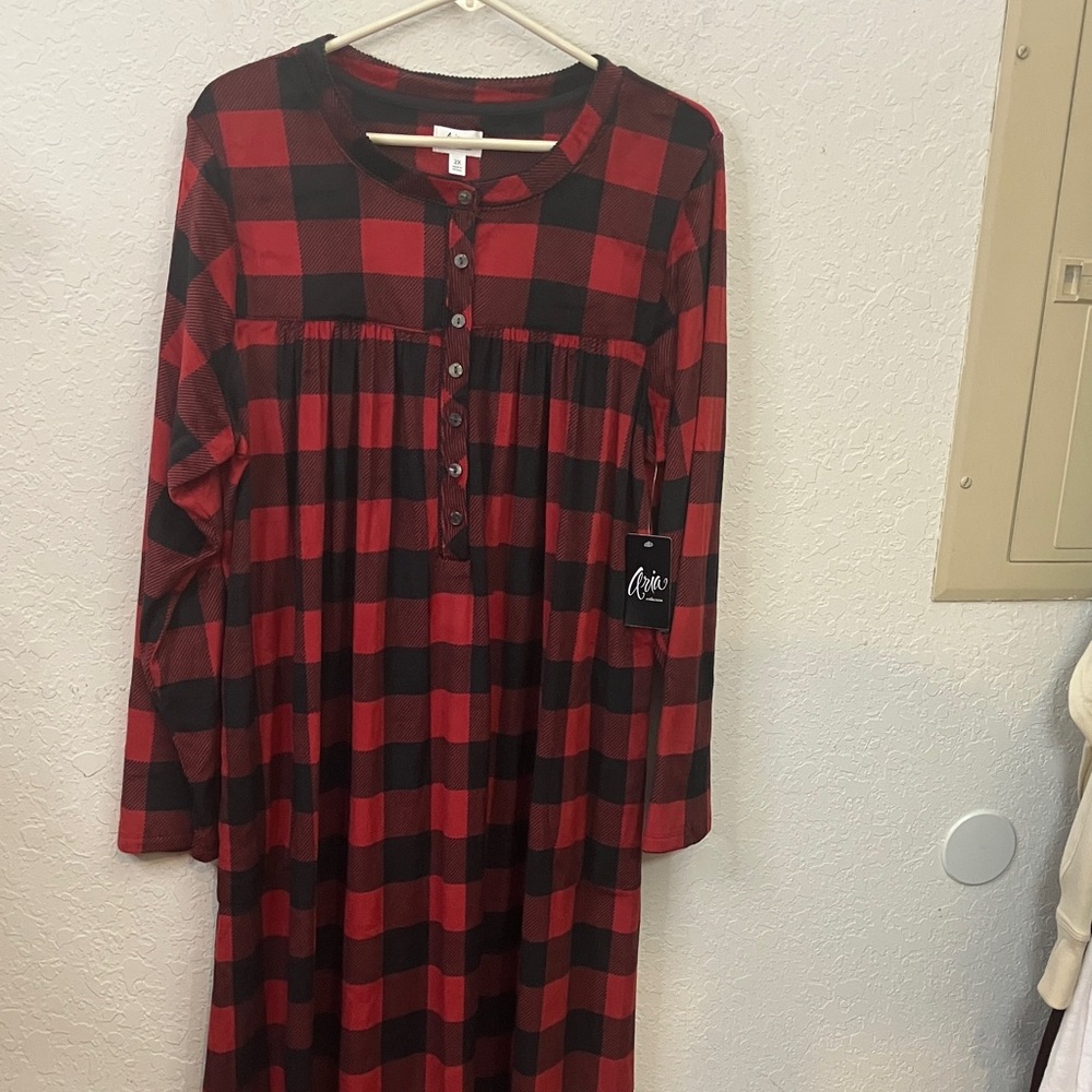 NWT Aria collection Red Plaid Nightgown
